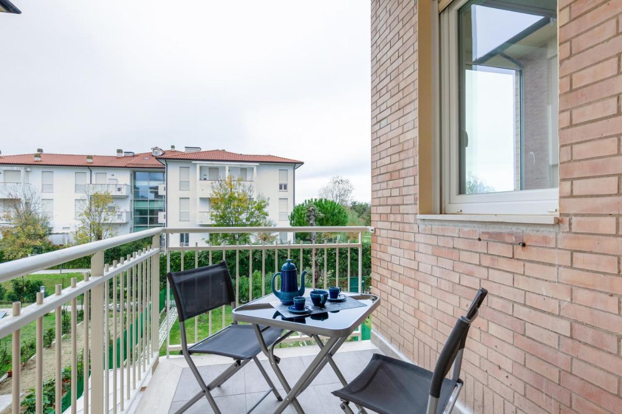 Апартаменты Seaside Flat With Swimming Pool And Private Parking Каламброне Экстерьер фото